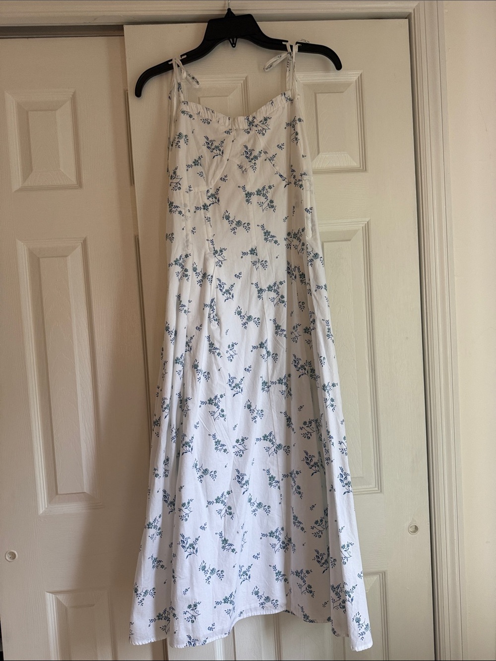 crown & ivy White Maxi Skirt with Blue Floral Print